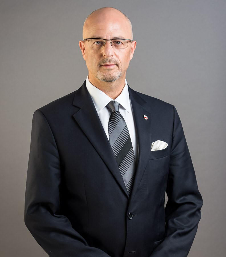 Dr. Adv. Gideon Fisher